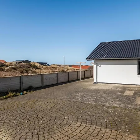 3026 * Hvide Sande